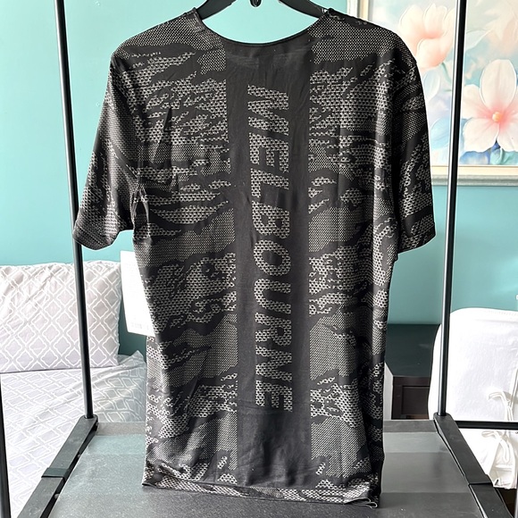 Brand New Lululemon Metal Vent Tech Breathe SS City Camo Melbourne (M) - Picture 4 of 6